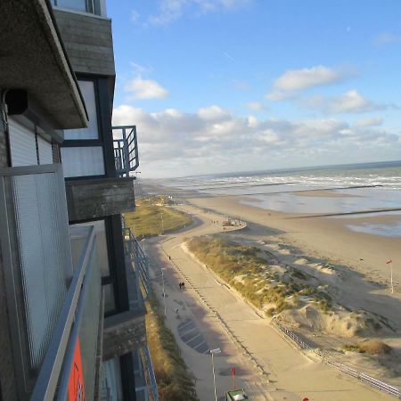 Studio On The Beach With Sea View Middelkerke Exterior photo