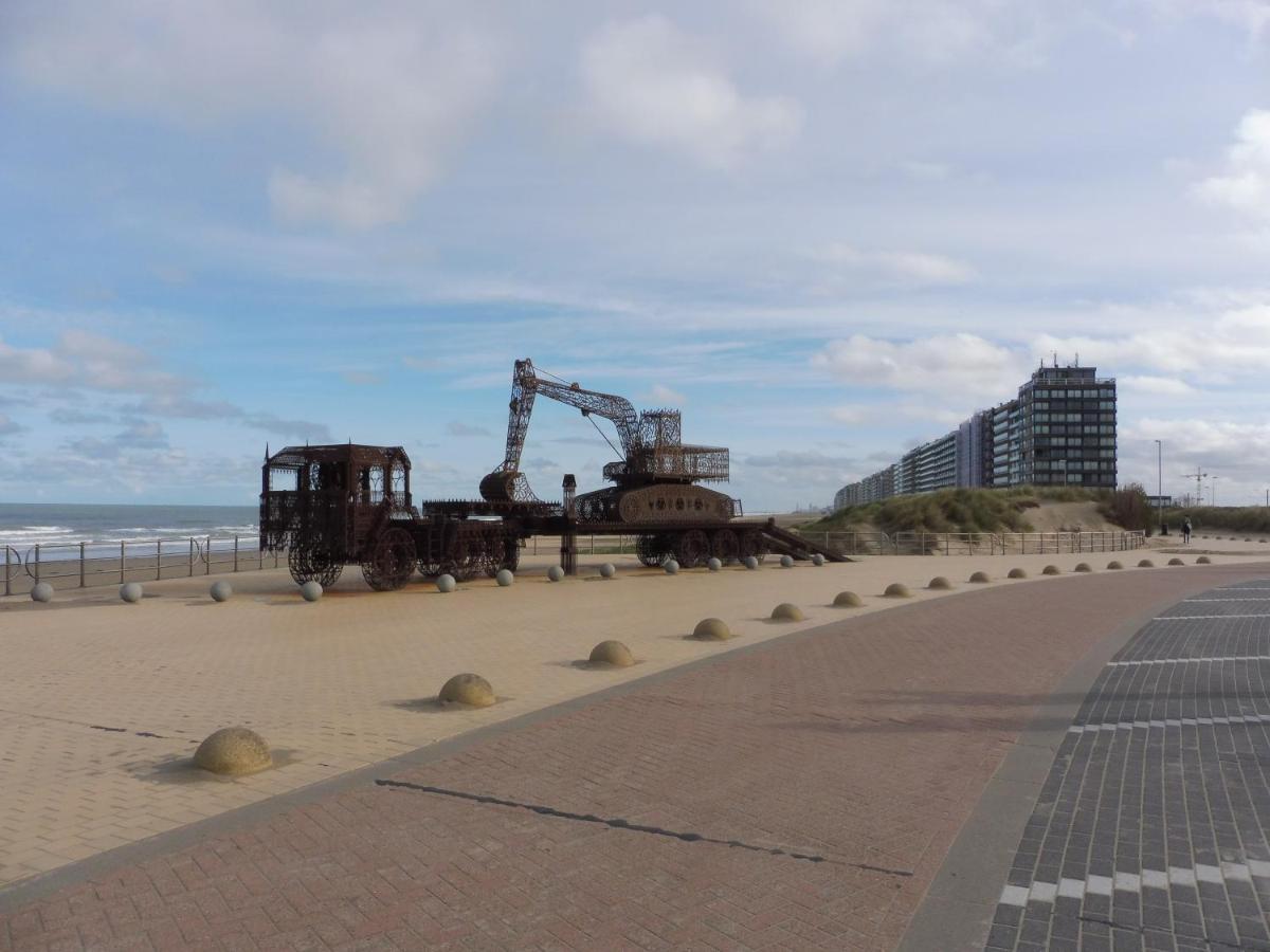 Studio On The Beach With Sea View Middelkerke Exterior photo