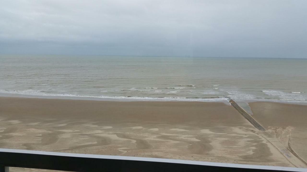 Studio On The Beach With Sea View Middelkerke Exterior photo